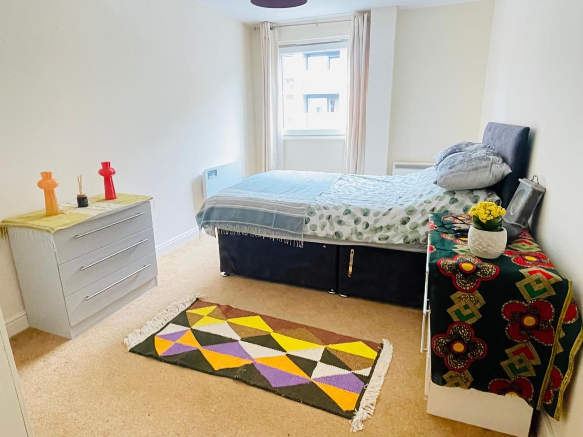 Bright Fun Relaxing Apartment In The Heart Of Епсъм Екстериор снимка